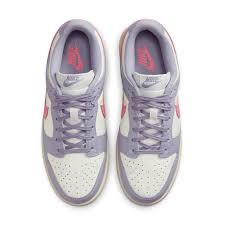 W Nike Dunk Low